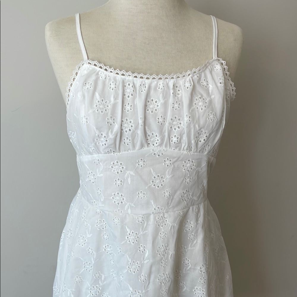 White Lace Sundress - Picture 4 of 5